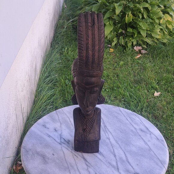 Ivory Coast African Statue of a Woman - Picture 3 of 11